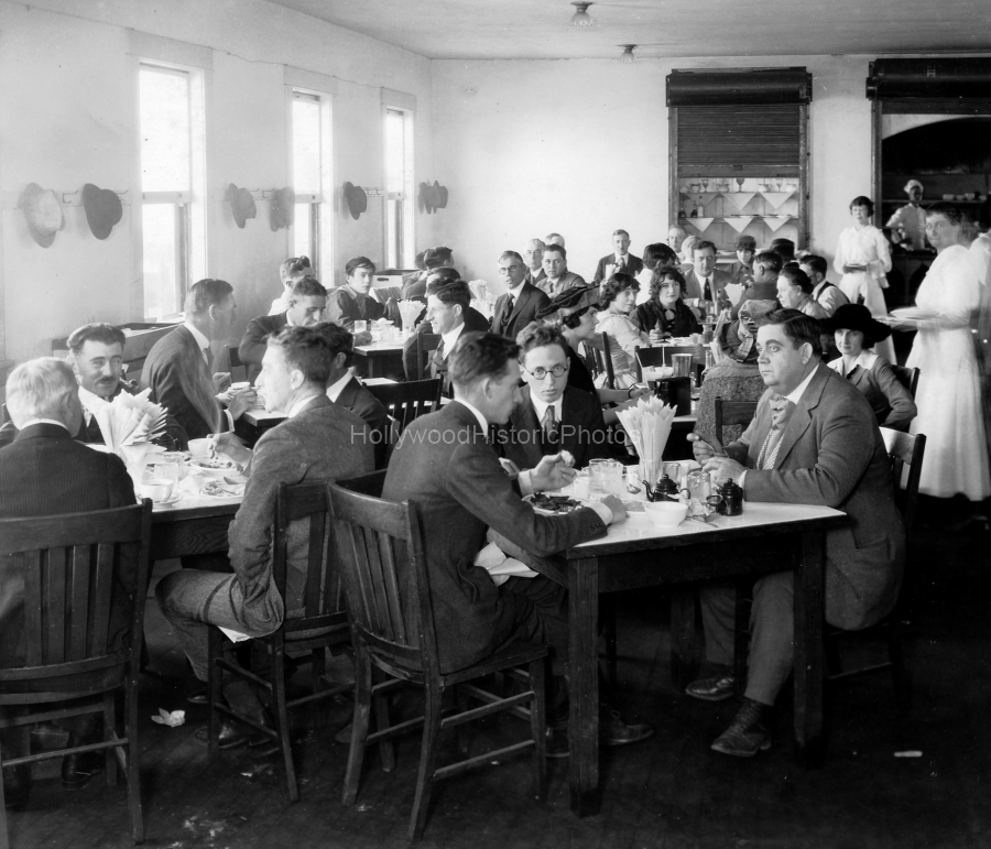 Goldwyn Studios 1922 commissary.jpg